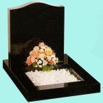 Small kerbed and chipping memorial